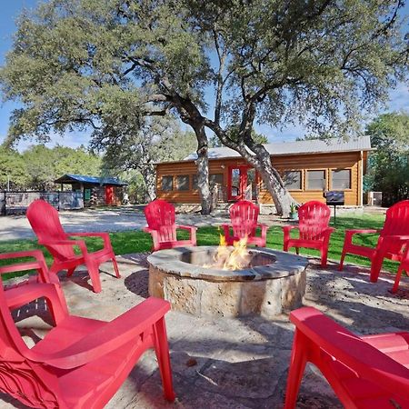 Wimberley Log Cabins Resort And Suites- The Oak Lodge Εξωτερικό φωτογραφία