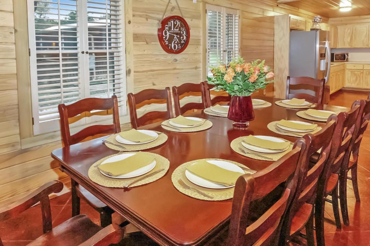 Wimberley Log Cabins Resort And Suites- The Oak Lodge Εξωτερικό φωτογραφία