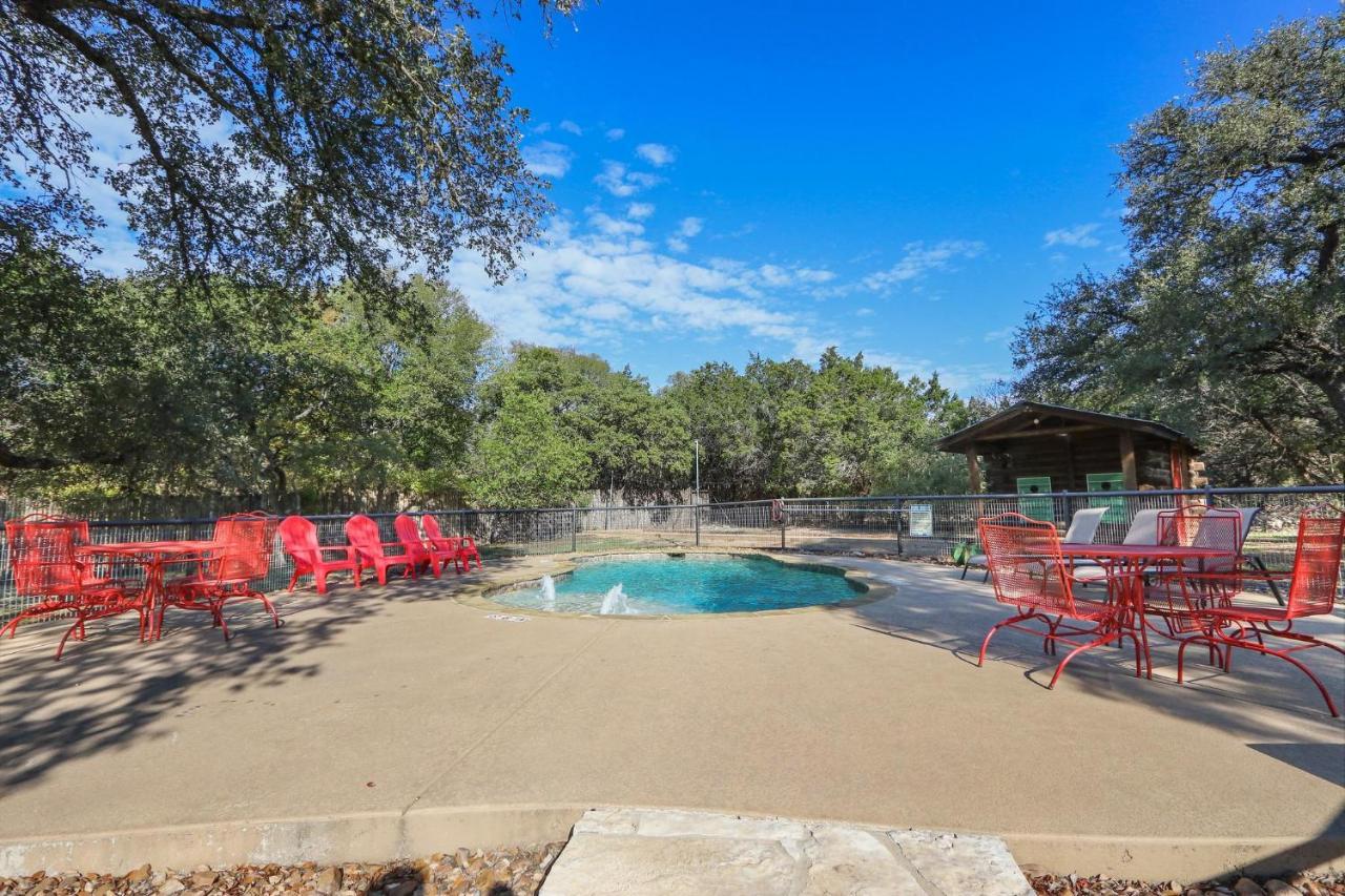 Wimberley Log Cabins Resort And Suites- The Oak Lodge Εξωτερικό φωτογραφία